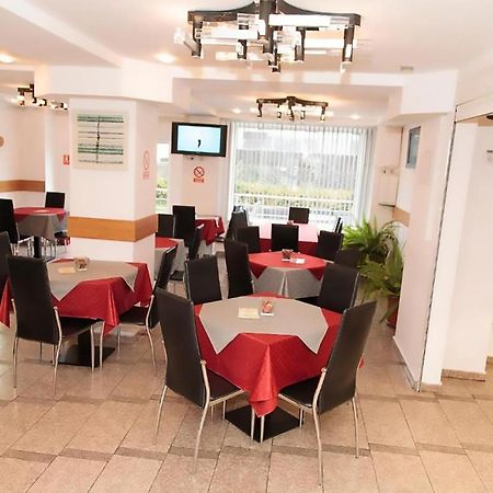 Plus Hotel Craiova Extérieur photo