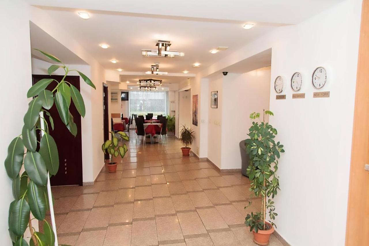Plus Hotel Craiova Extérieur photo