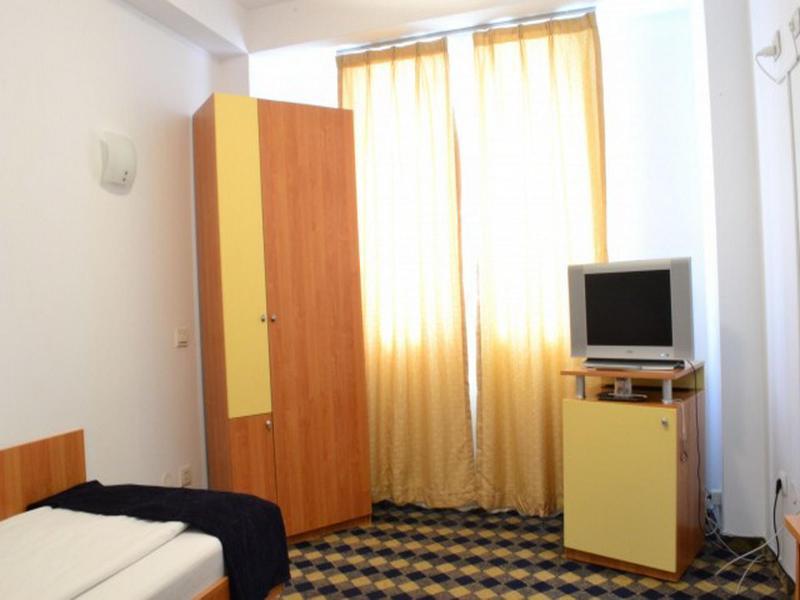 Plus Hotel Craiova Extérieur photo