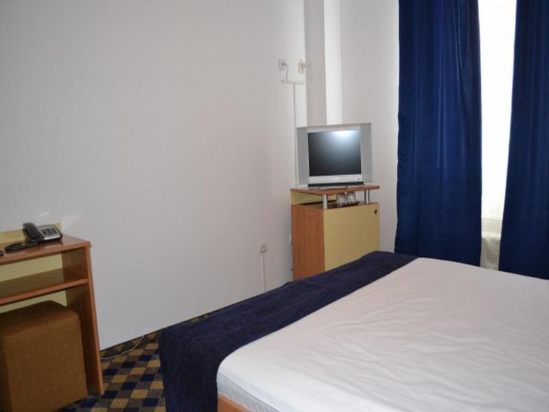Plus Hotel Craiova Extérieur photo