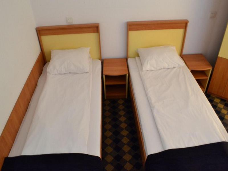 Plus Hotel Craiova Extérieur photo