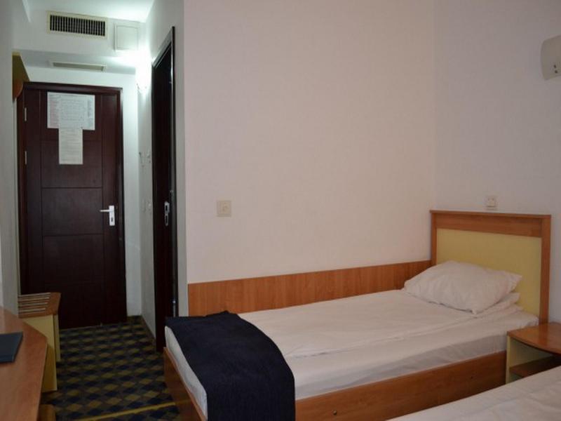 Plus Hotel Craiova Extérieur photo