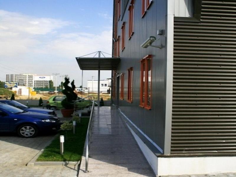 Plus Hotel Craiova Extérieur photo