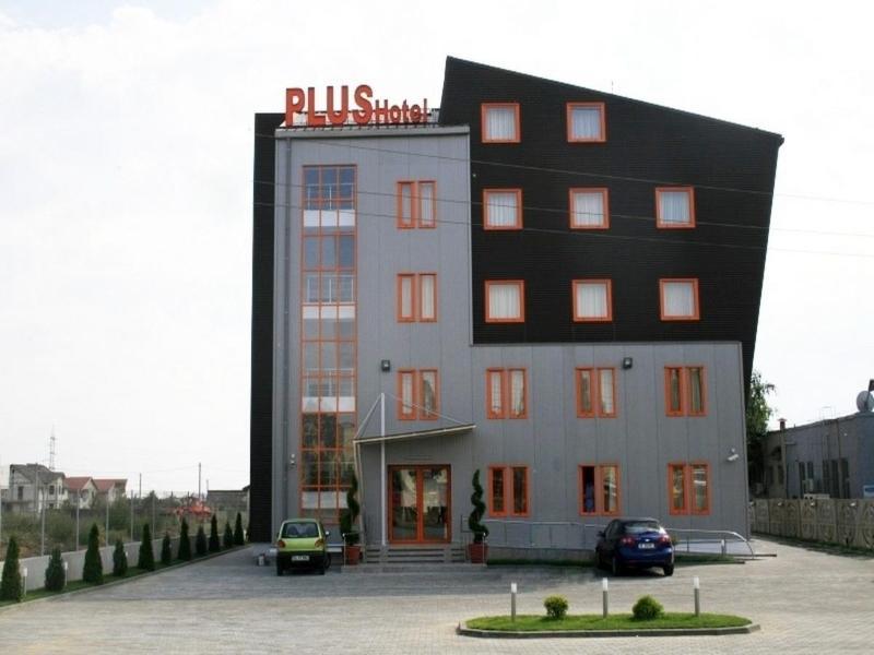 Plus Hotel Craiova Extérieur photo